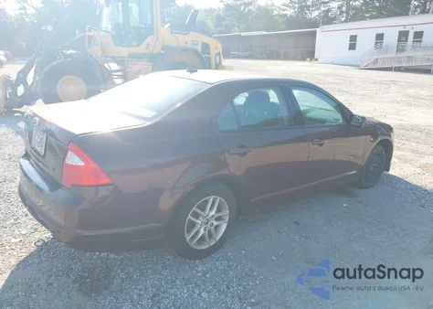 2012 Ford Fusion S z USA, uszkodzony, nr VIN 3FAHP0GA2CR148223